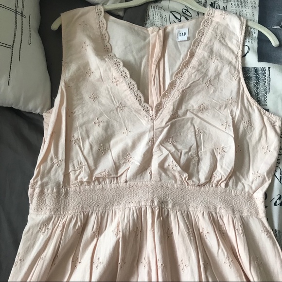 Pink Gap Embroidered Dress, SZ 10 - Picture 2 of 5